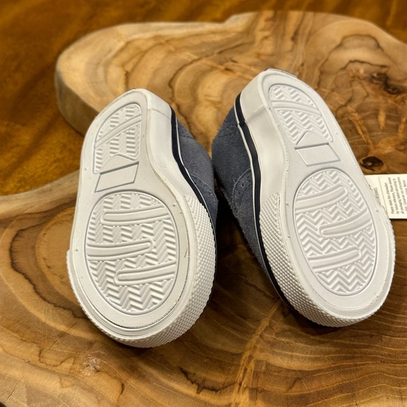 JANIE and JACK Wing Tip Sneake - Picture 10 of 13